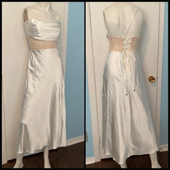 One & Only Collective Bridal Dress - Versatile Elegance - Picture 1 of 8